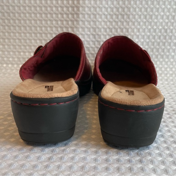 CLARKS Hayla Marina Wine Red Leather Slip-On Comfort Mules Women's Size 8M #721 - Picture 9 of 15